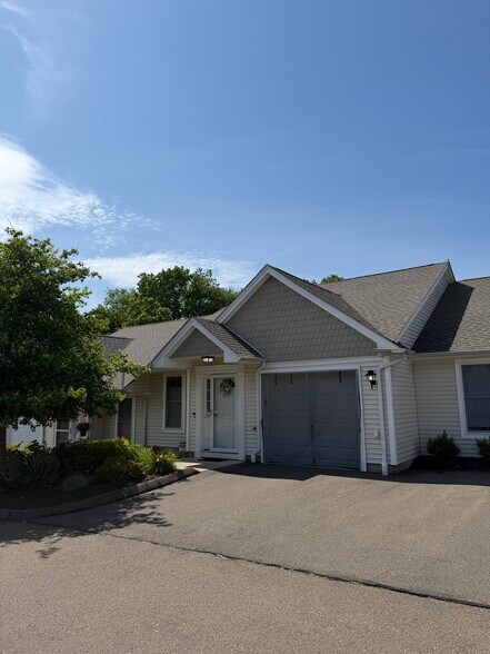 Front of the unit - 560 Silver Sands Rd