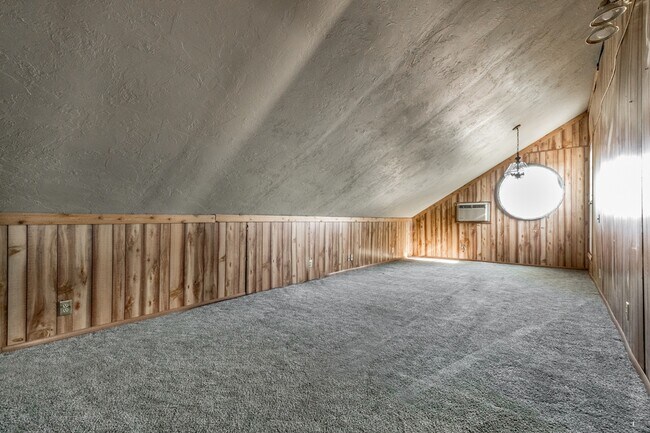 Building Photo - 1251 Kingston Rd