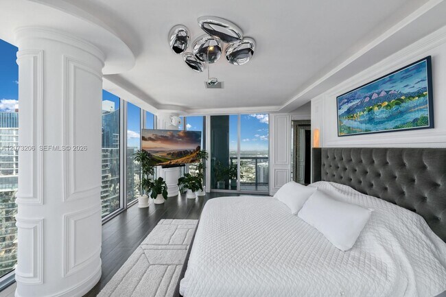 Building Photo - 888 Biscayne Blvd