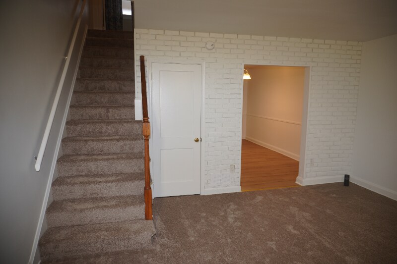Building Photo - 137 Riverthorn Rd