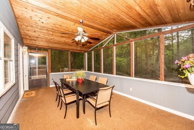 Building Photo - 180 Crabtree Dr