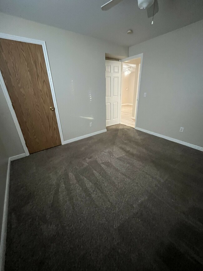 Building Photo - 3320 S 1570 E