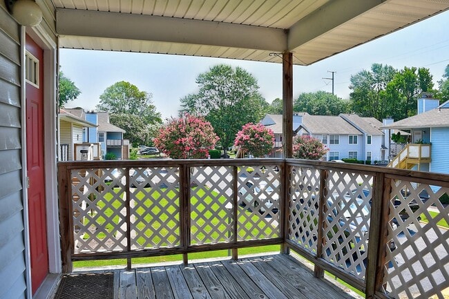 Building Photo - GATED COMMUNITY - CONDO