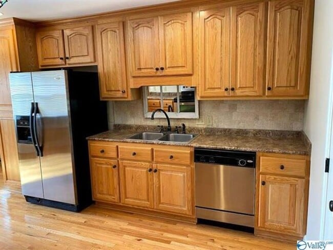 Building Photo - 206 Westchester Ave SW