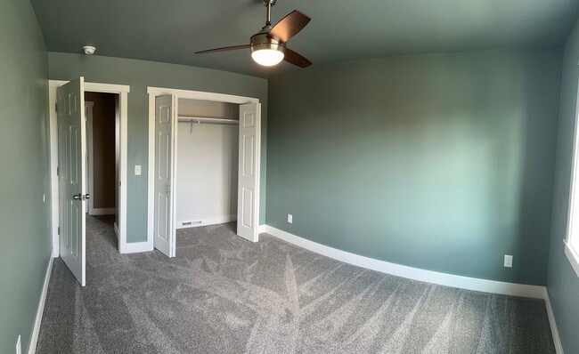 Building Photo - 5 bedroom in Briarwood - Water/Sewer/Trash PAID