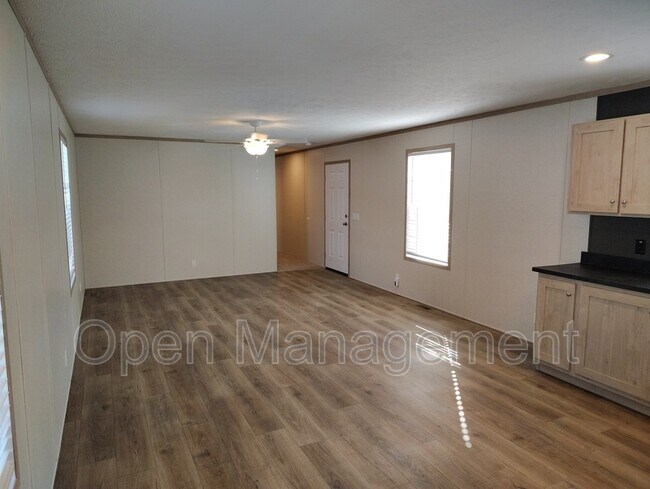 Building Photo - 24 Erin Ln