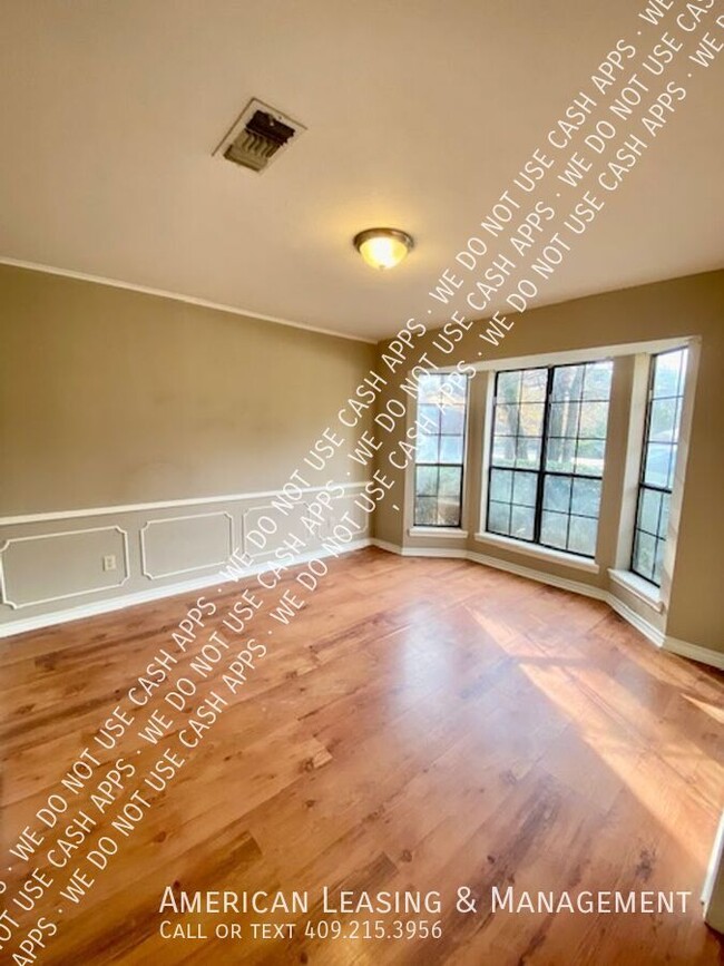 Building Photo - 8 La Costa Cir