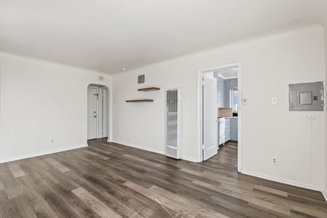 Building Photo - Spacious One Bedroom right by the Capitol