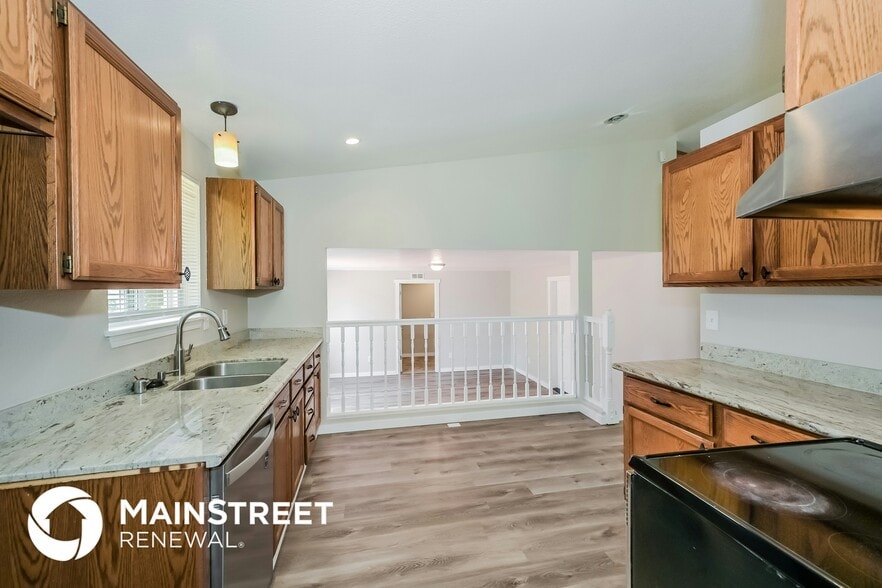 Building Photo - 12615 216th Ave Ct E