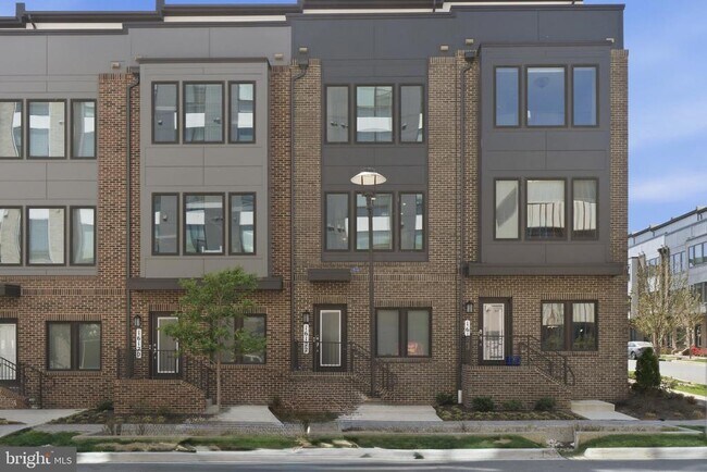 Building Photo - 16122 Columbus Ave