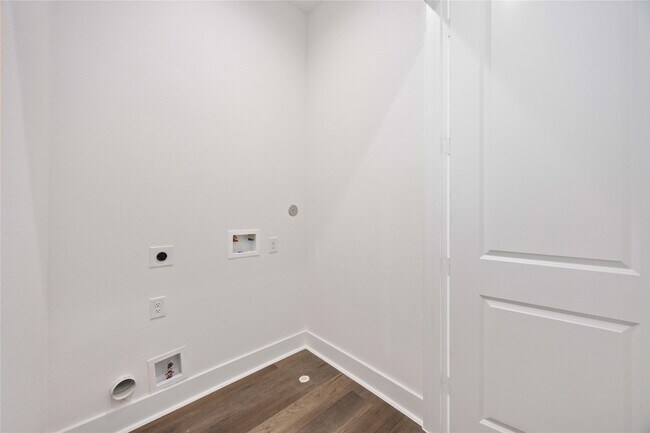 Building Photo - 6528 Tuskegee St