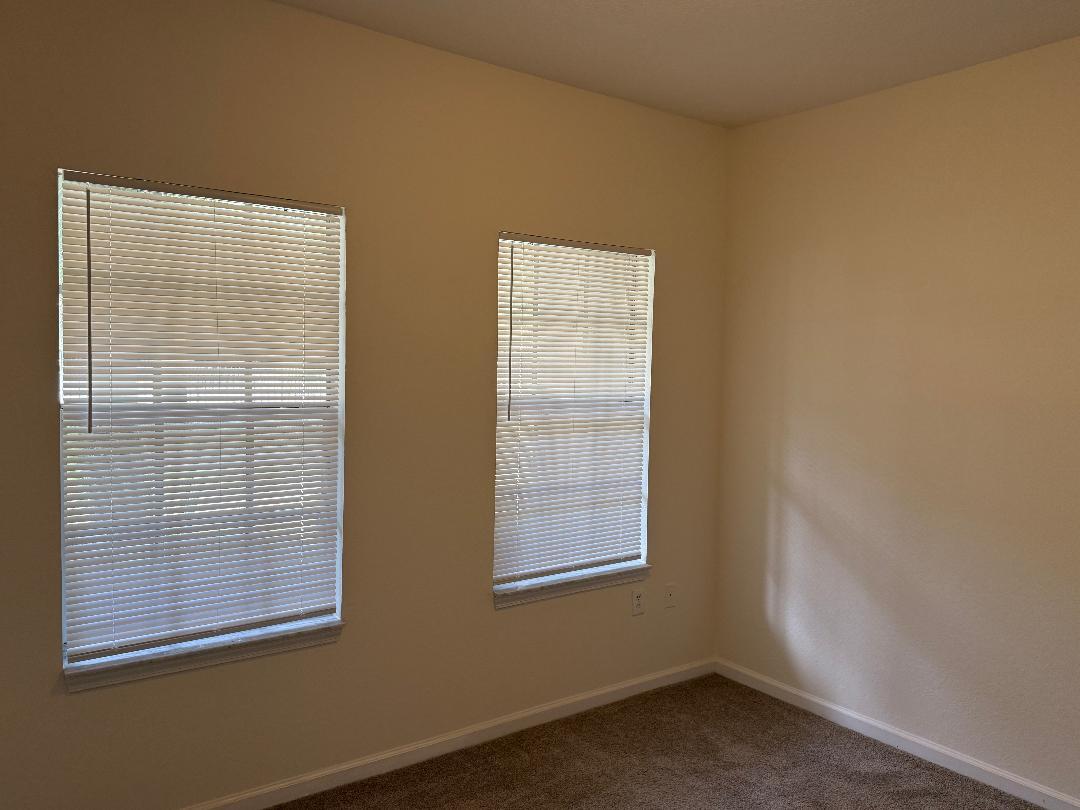 Bedroom 3 -1 - 10075 Gate Pky N