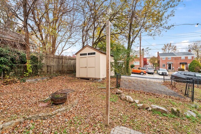 Building Photo - 4332 Utica Ave