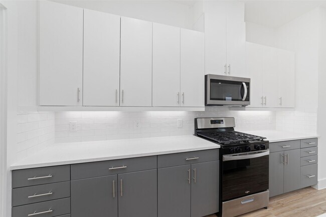 Building Photo - 2107 Holman St