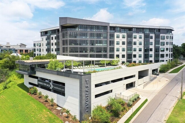 Building Photo - 800 Embassy Dr