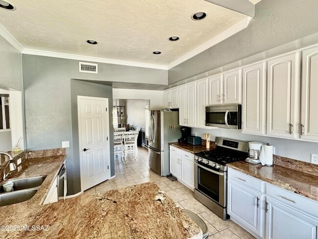 Building Photo - 12768 N Lantern Way