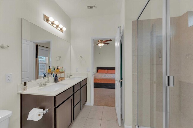 Building Photo - 16900 Adoro Dr