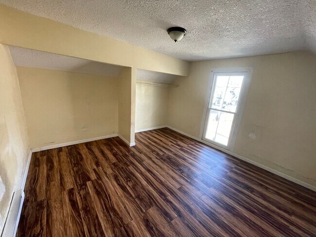 Building Photo - 1591 Plainfield Ave NE