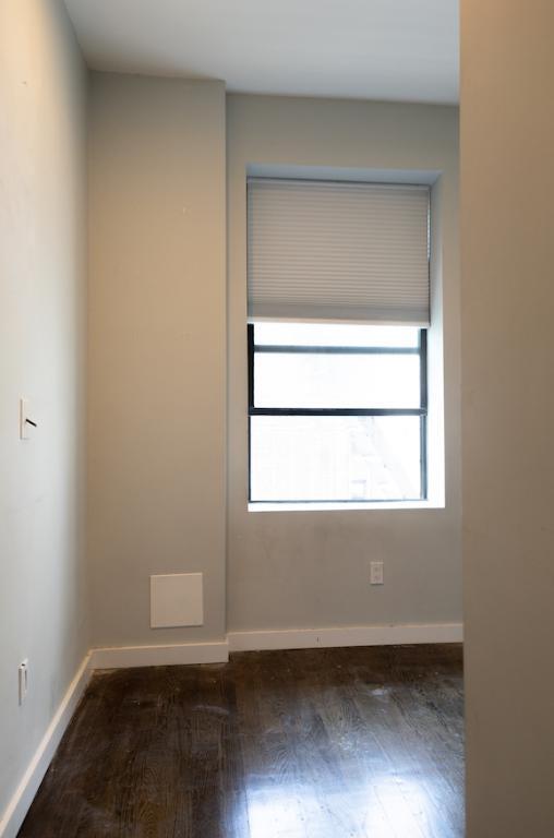 Building Photo - 18 W 125th St