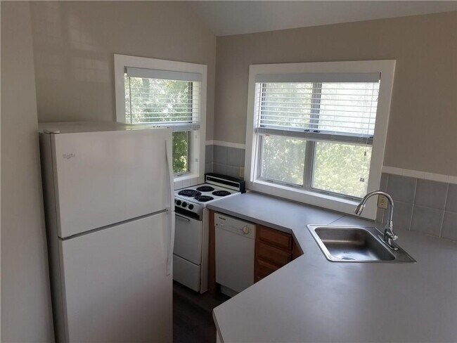 Building Photo - 2102 Townes Ln