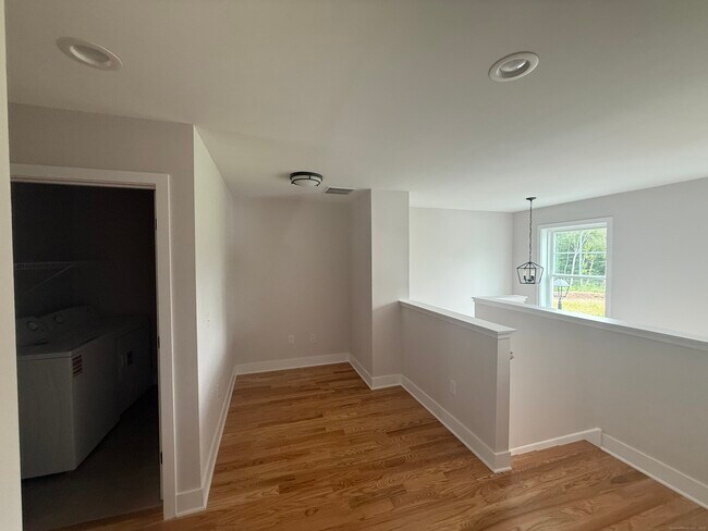 Building Photo - 7 Chatsworth Ct