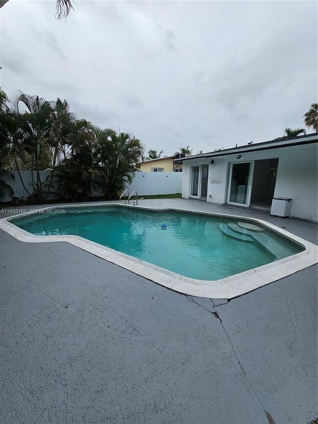 Building Photo - 1421 NW 65th Terrace