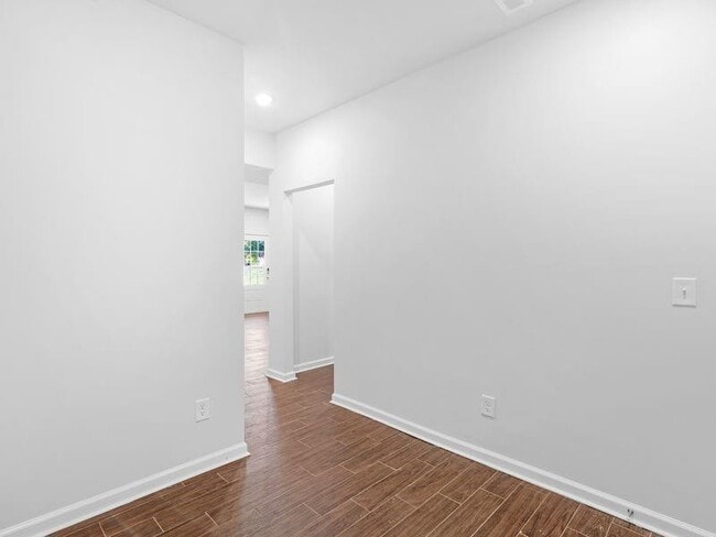 Building Photo - 223 Monarch Village Way