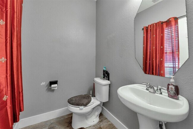 Building Photo - 3037 Boxwood Springs Ln