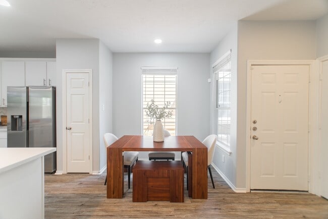 Building Photo - 262 Liriope Ct