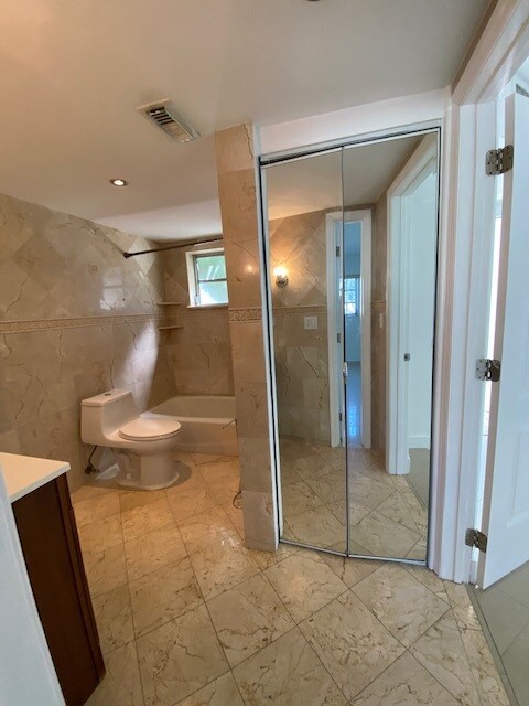 Master Bath w/Marble - 7680 SW 82nd St