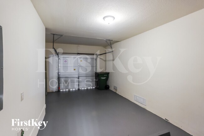 Building Photo - 1119 NE 41st Ave