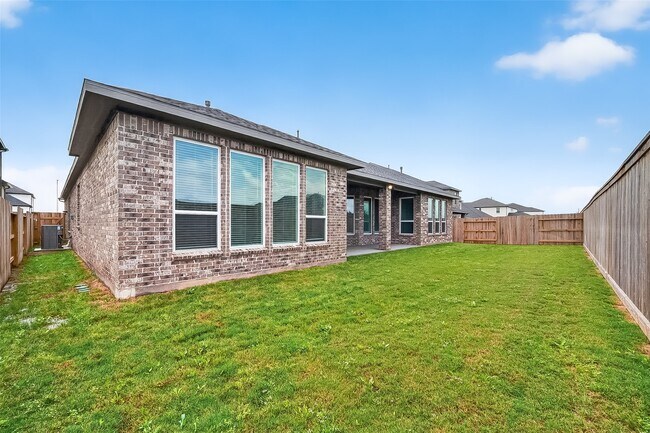 Building Photo - 1568 River Pt Dr