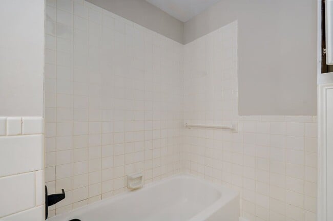 Building Photo - Charming 3 bedroom,  2 bathroom house for ...