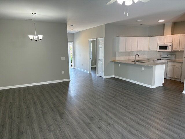 Building Photo - 140 Oak Towne Dr