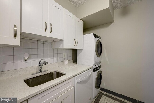 Building Photo - 1245 13th St NW