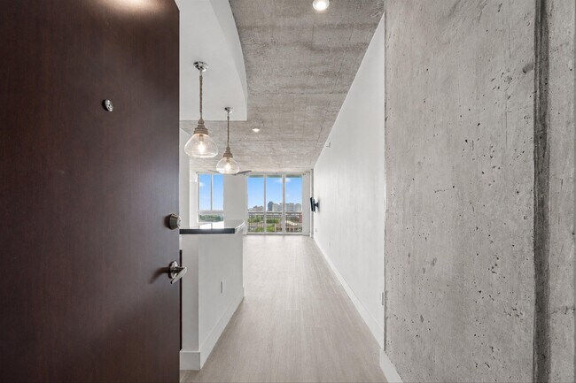 Building Photo - 300 S Australian Ave