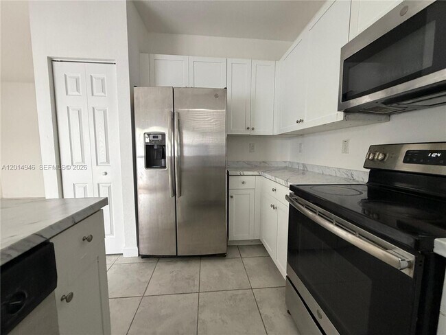 Building Photo - 10606 W 33rd Way