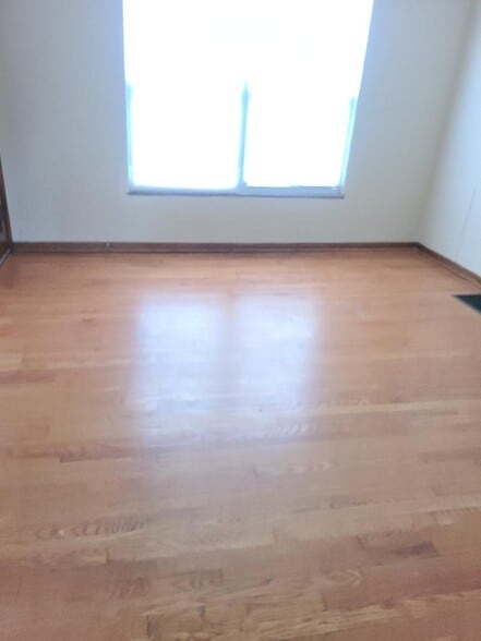 Livingroom - 1348 Eastview Ave