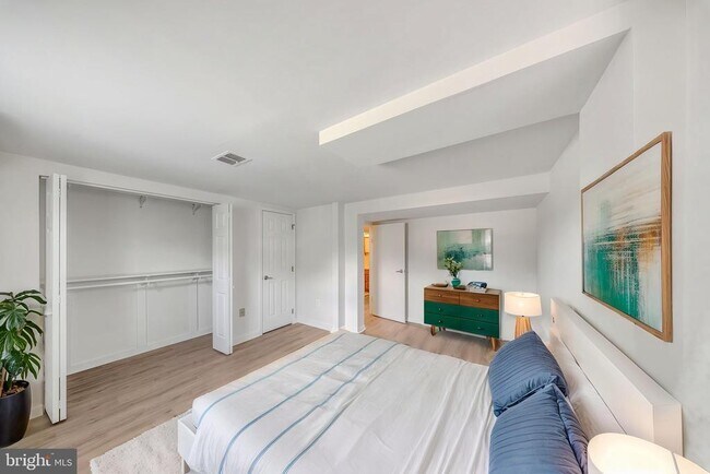 Building Photo - 7411 Tillman Dr