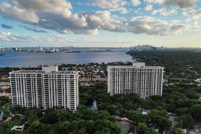 Building Photo - 2000 Towerside Terrace