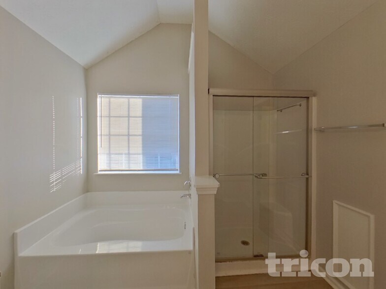 Building Photo - 4435 Grove Lake Ct