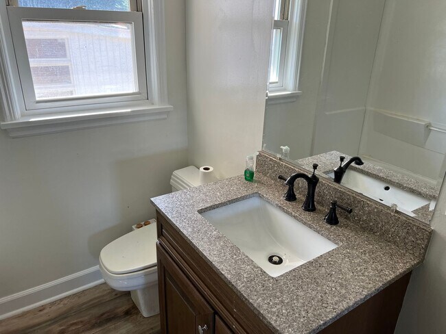 Building Photo - 1302 Penley Blvd