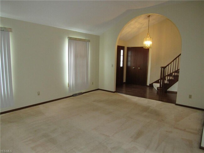 Building Photo - 26929 Heatherwood Cir