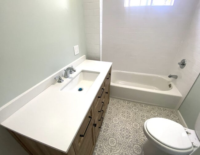 Building Photo - Charming Renovated 3-Bedroom Home in South San Pedro!