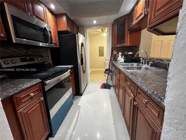 Building Photo - 2960 NW 68th Way