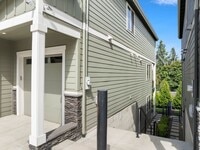 Building Photo - Studio