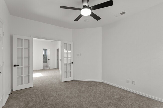 Building Photo - 5031 Enclave Ct