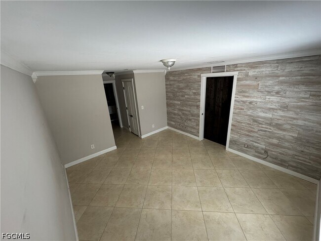 Building Photo - 3313 35th St W