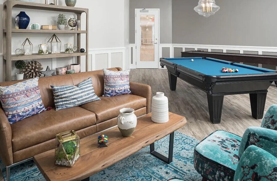 Building Photo - 214 Stetson St