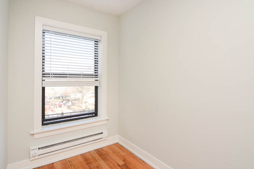 Building Photo - 2915 N Mildred Ave